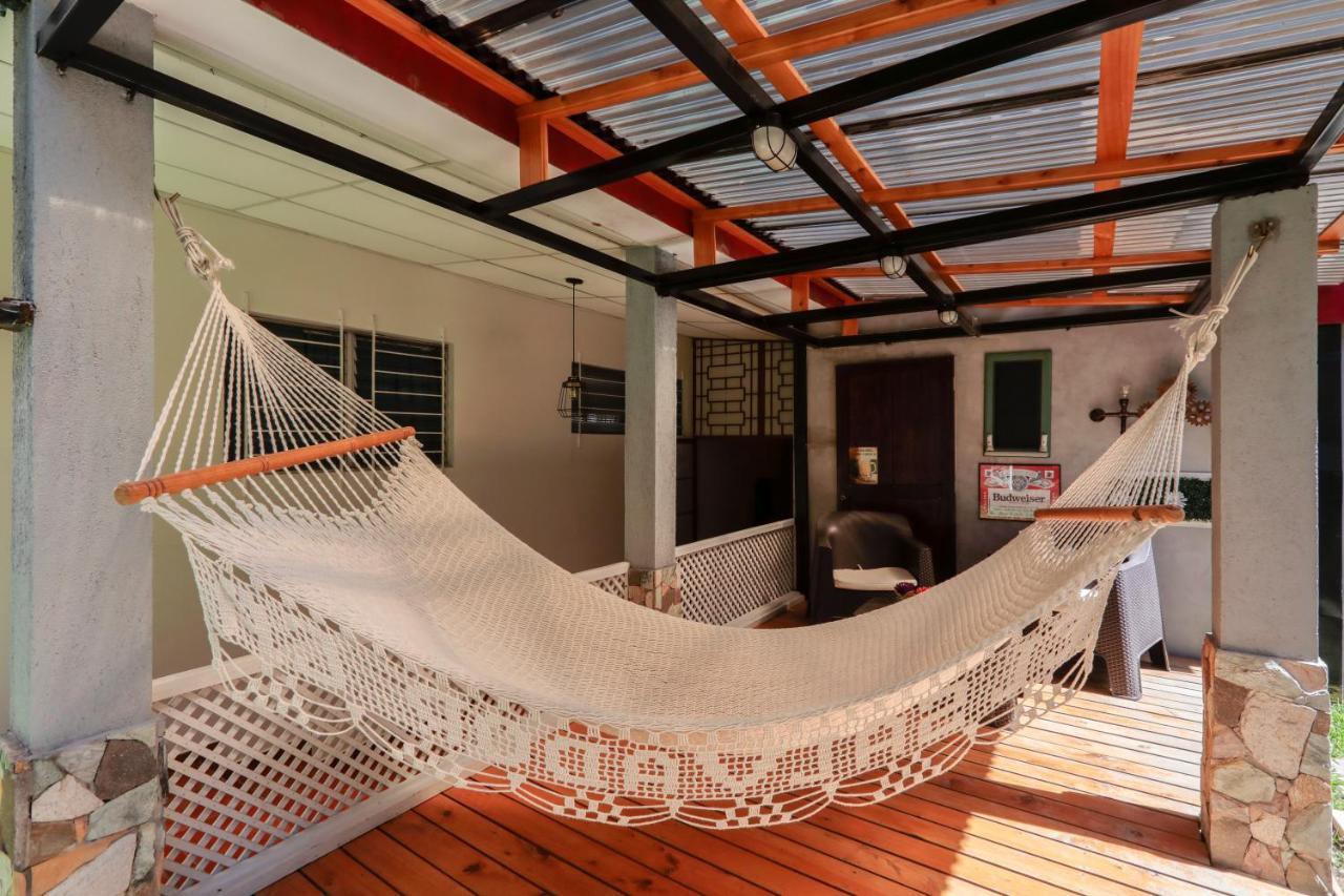 Hostal San Benito 圣萨尔瓦多 外观 照片